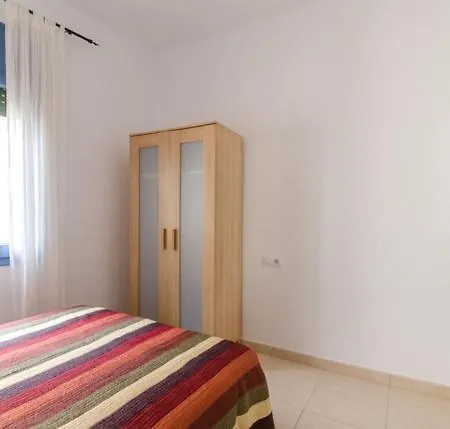 Sleeps 4 Wifi Апартаменти